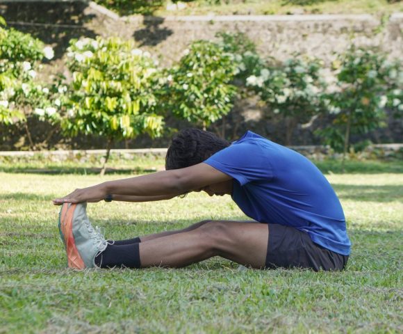 Hamstring 101 for Footy Season: When to See a Physio and When to Rest